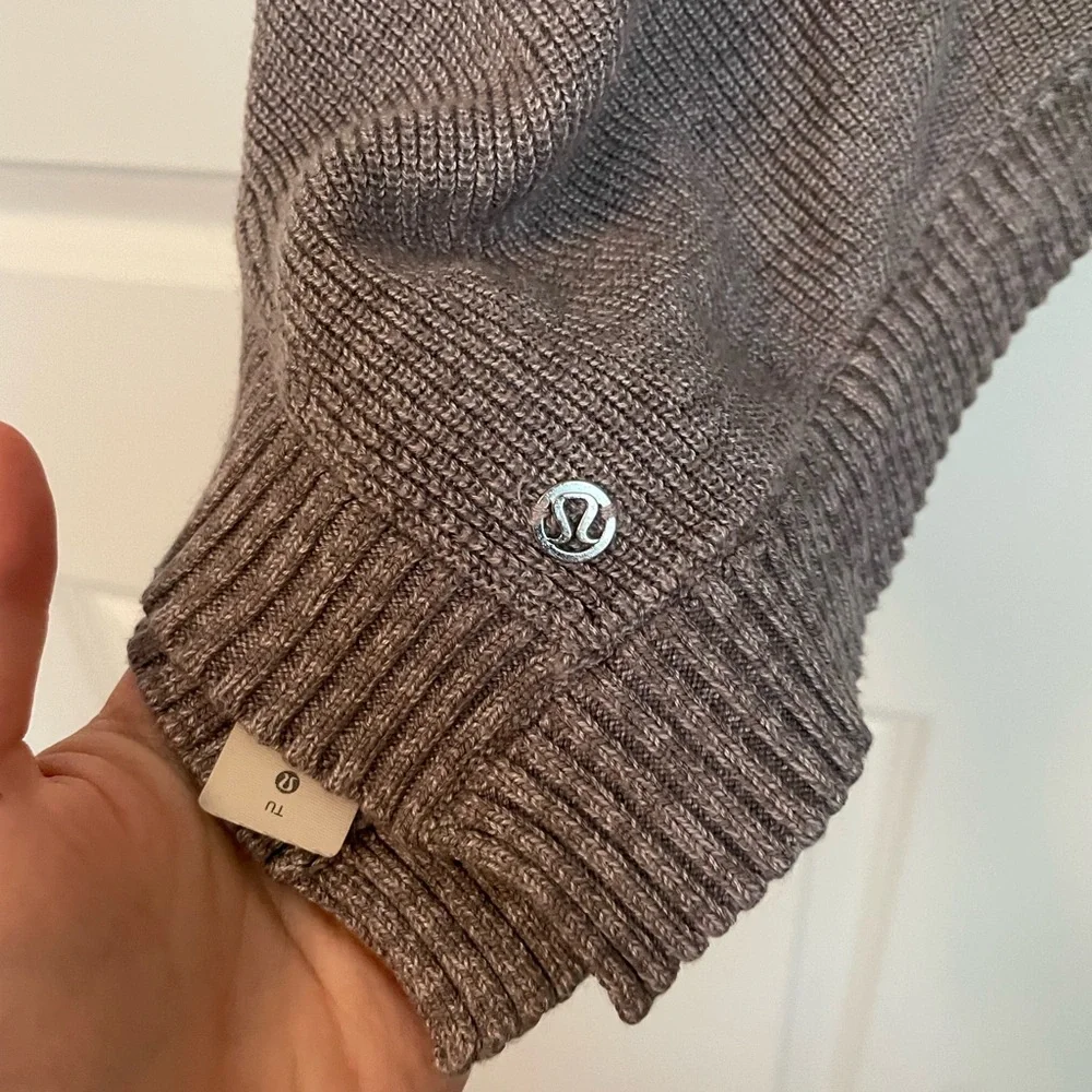 Lululemon Divinity Scarf Poncho Shawl Gray‎ One Size